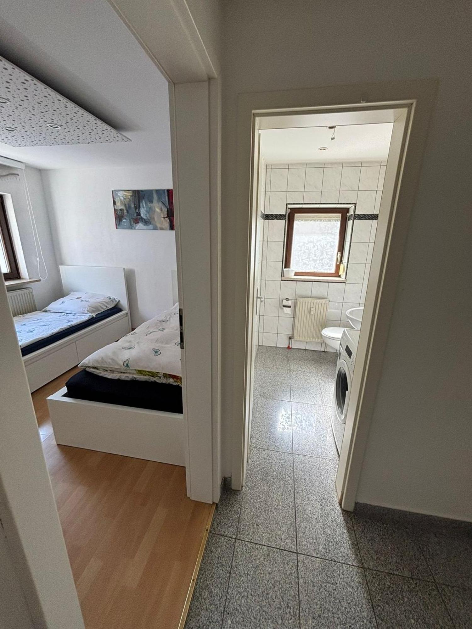 Erdgeschosswohnung Neben Schloss Blutenburg Mit Privatem Garten München Exteriör bild